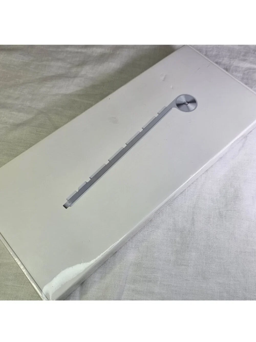 NIB A1314, MC184LL/B Apple Wireless Bluetooth QWERTY 3rd Generation Keyboard